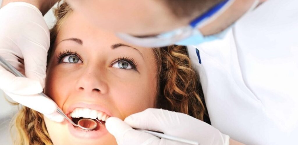 Choosing A Family Dentist: 5 Factors to Consider