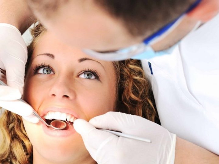 Choosing A Family Dentist: 5 Factors to Consider